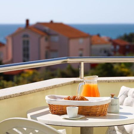 The Florens Residence Near The Beach With The Pool, Bbq And Kids Playground, Zadar Diklo Exterior foto