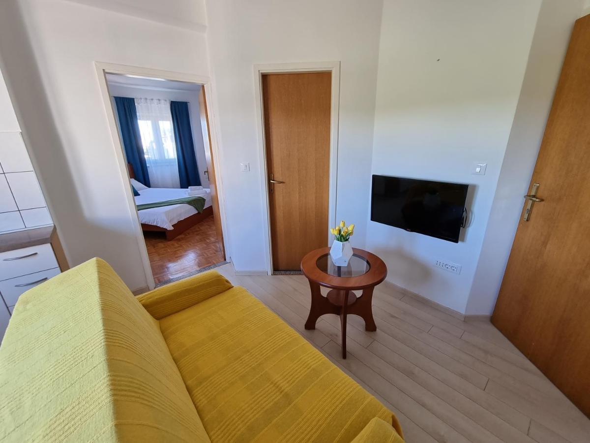 The Florens Residence Near The Beach With The Pool, Bbq And Kids Playground, Zadar Diklo Exterior foto