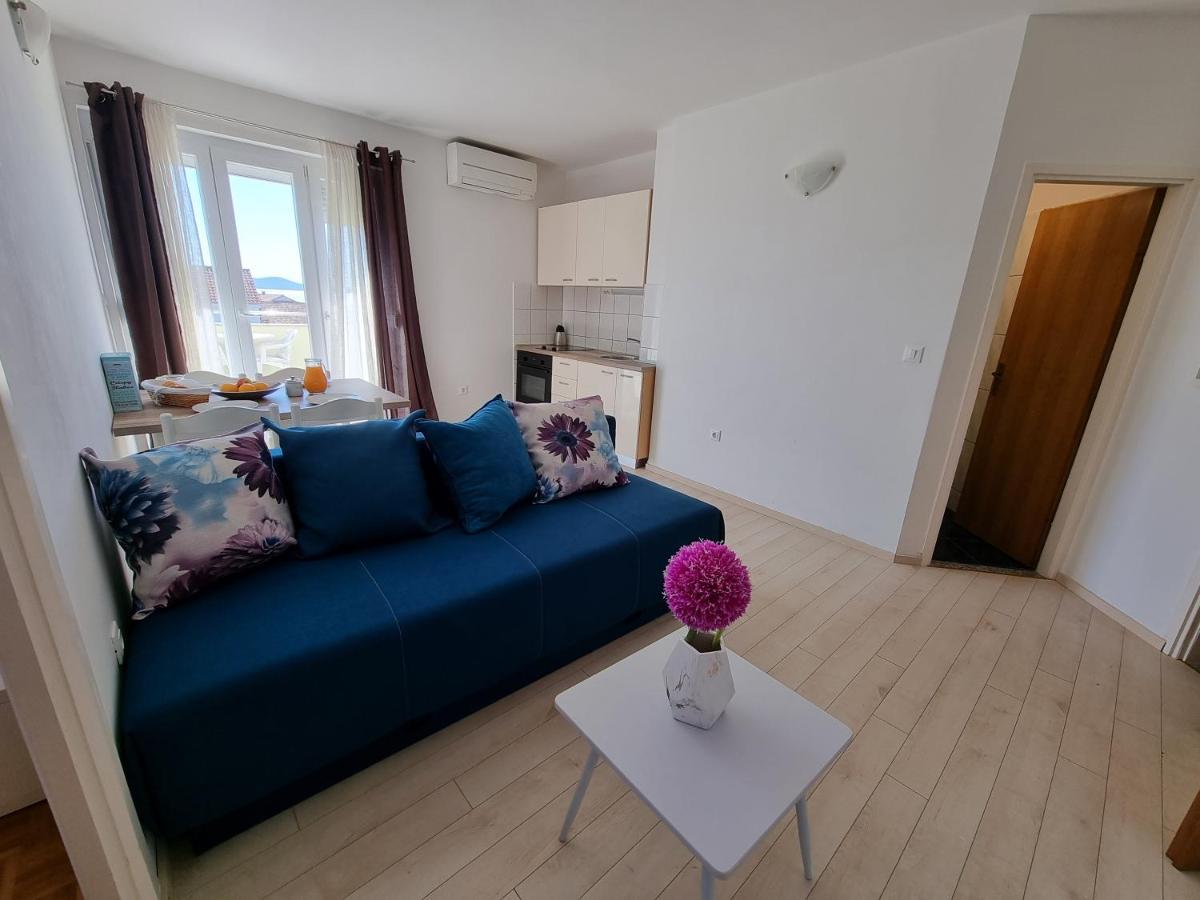 The Florens Residence Near The Beach With The Pool, Bbq And Kids Playground, Zadar Diklo Exterior foto