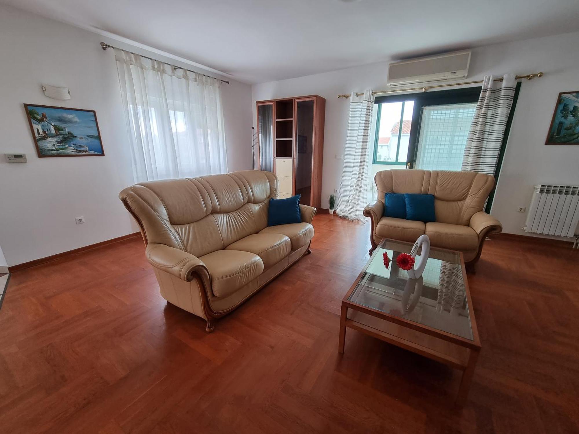 The Florens Residence Near The Beach With The Pool, Bbq And Kids Playground, Zadar Diklo Zimmer foto